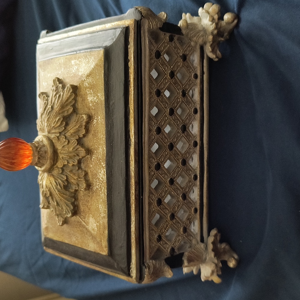 Vintage Ornate Trinket Jewelry Organizing Box,Storage, wood and metal mounted✨️